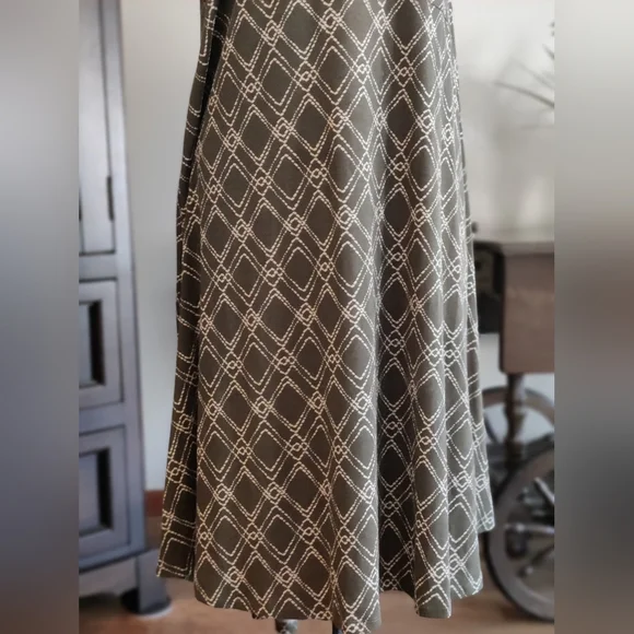 Luluroe Olive Green Patterned Dress 2XL - Picture 3 of 7